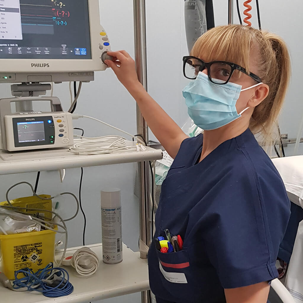 Usted trabaja en el Hospital San Raffaele, cuéntenos cuál es su papel y sus funciones; dado que San Raffaele ha sido uno de los hospitales que ha atendido a muchos pacientes de COVID-19, ¿cómo ha cambiado su trabajo desde la pandemia?