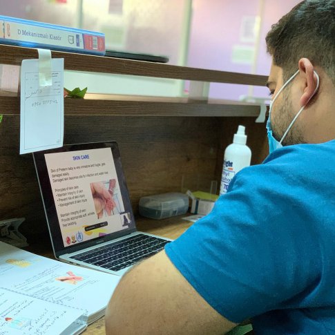 Transferencia de las mejores prácticas de cuidados críticos neonatales y pediátricos