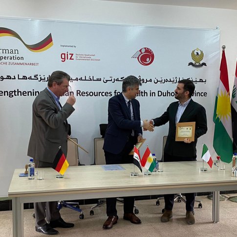 Refuerzo de los recursos humanos para la salud en la provincia de Duhok